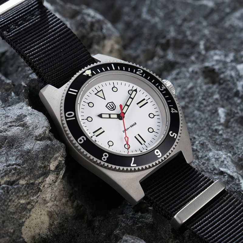Watchdives WD1972 Quartz Watch – Accessories With Watch recenzja i cena